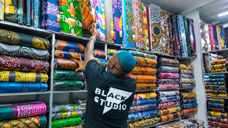 Boutique textile aux mille couleurs – tissus wax