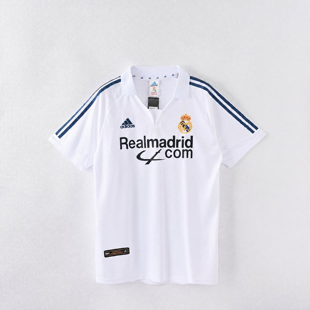Maillot rétro Real Madrid domicile 2001-2002, vue de face