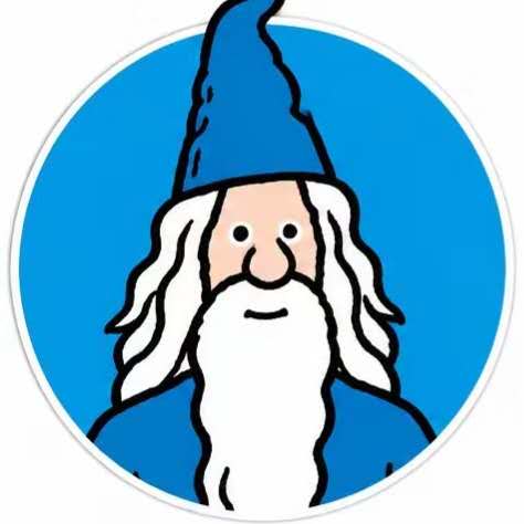 Blanchebarbe : Un sage magicien à la longue barbe blanche, habillé d'une robe rouge, d'un chapeau pointu bleu et muni d'un bâton rayé bleu, blanc et rouge